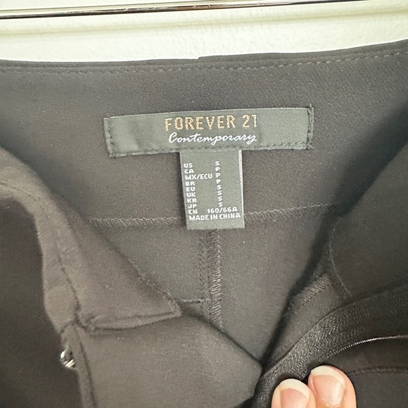 Forever 21 Black Dress Shorts with Bow Detail - size small - Picture 3 of 6